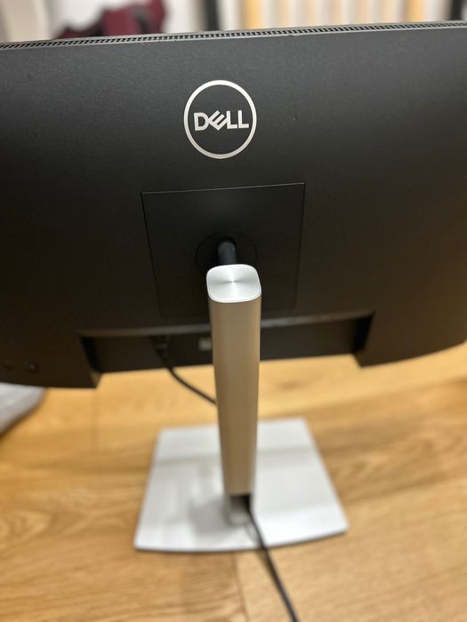Monitor Dell 24 z hubem USB-C — P2422HE