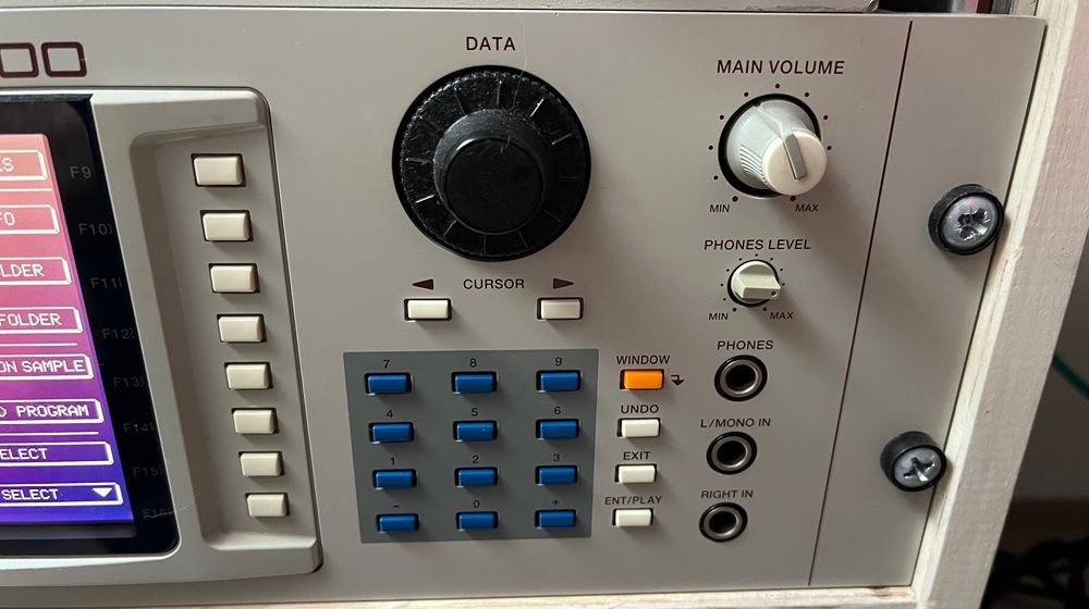 Akai S5000+SCSI2SD