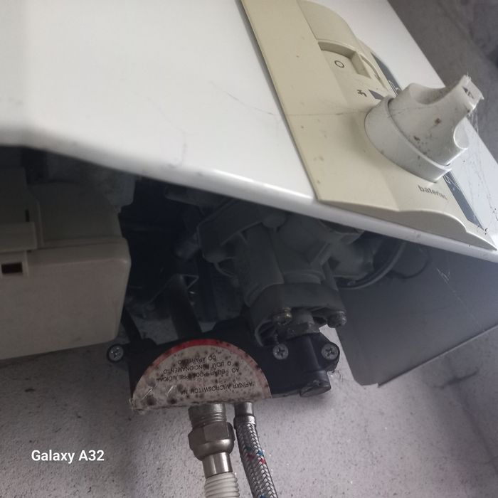 Vende se esquentador a gaz