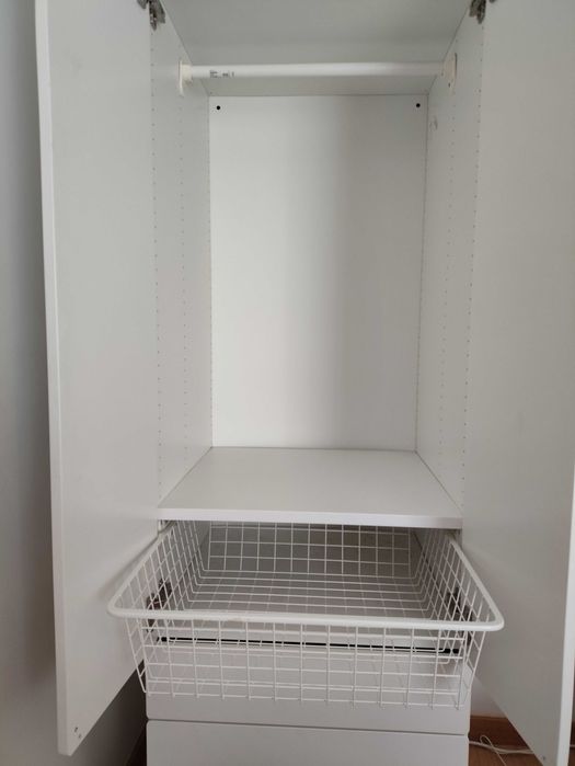 Vendo Roupeiro Branco e banco para arrumação