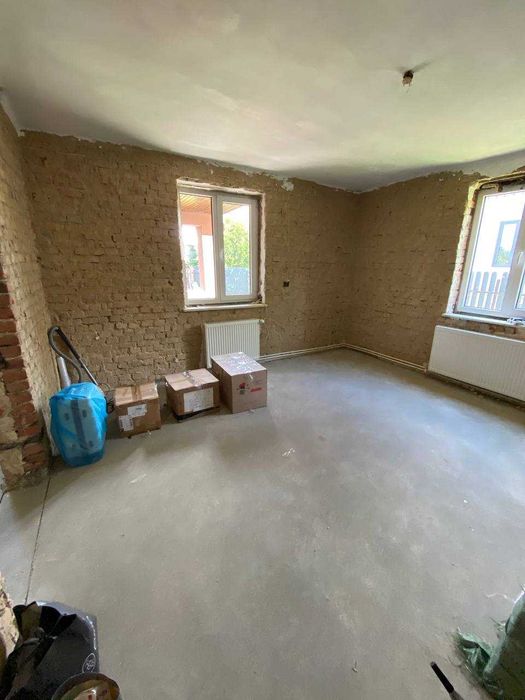 Будинок недалеко від Міста,6 соток Землі