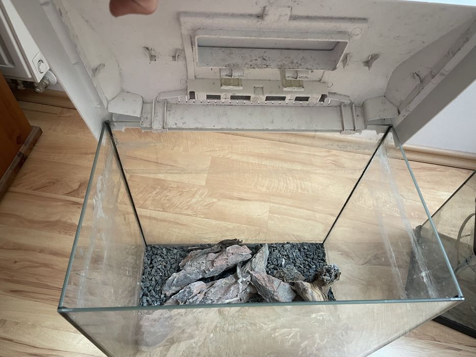 Akwarium 40l aquael  z lampą i pokrywą