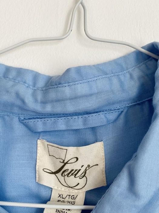 Голубая рубашка levis