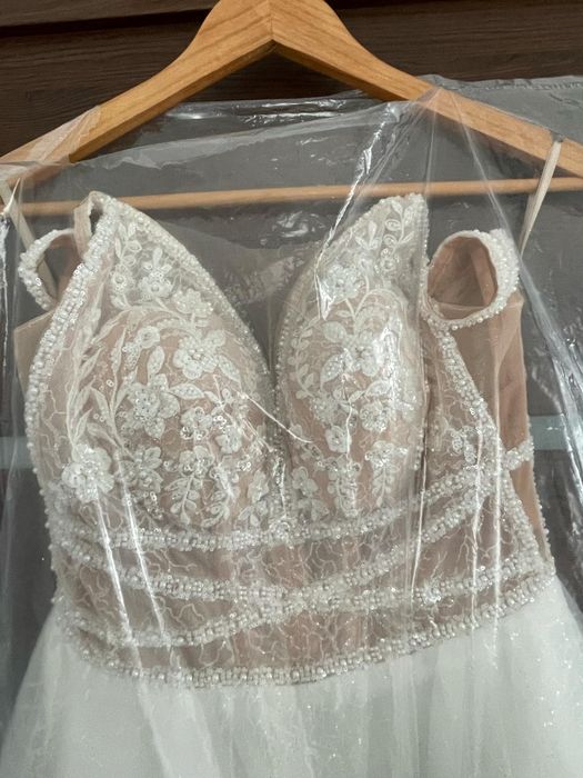 Suknia Ślubna / Adriana Reina / 09.2024 / Stan bardzo dobry