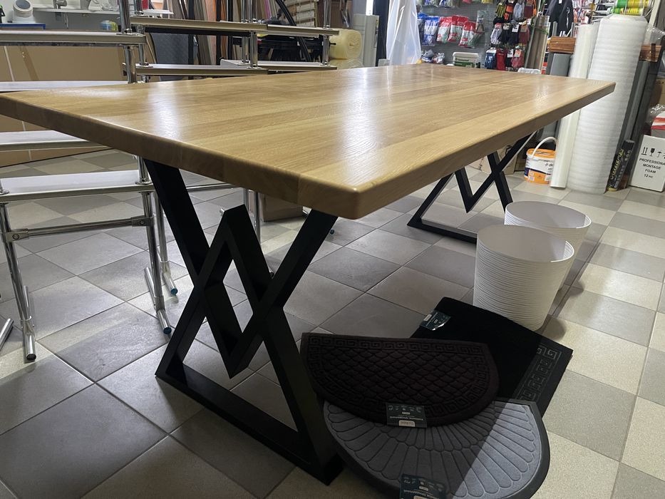 Стіл дубовий кухонний