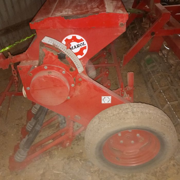 Sprzedam Siewnik zbożowy z agregatem