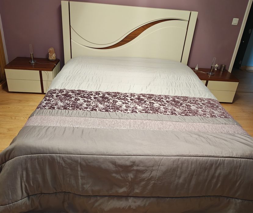 Quarto de casal cama/cabeceiras