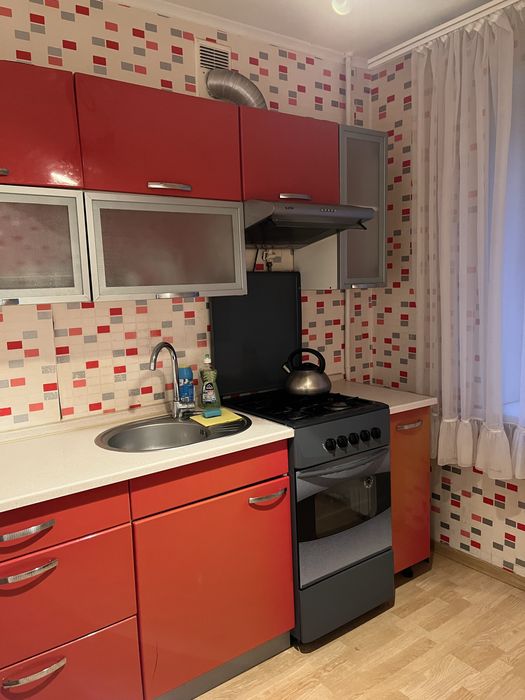 Подобово/ погодинно 1-к квартира,  спальні місця 2+ 1Центр