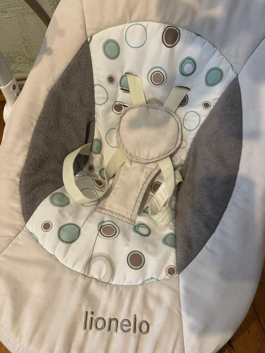 Гойдалка/ заколисуючий центр Lionelo Robin