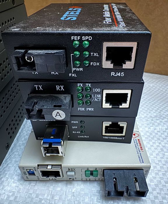 Медіаконвертор D-Link