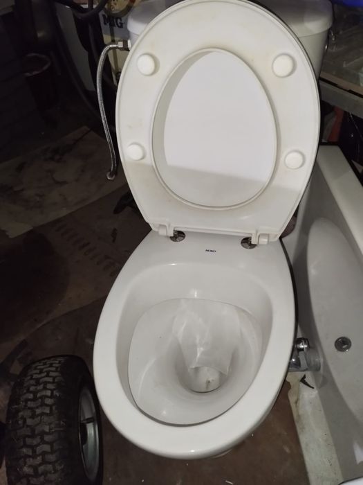 Miska WC ze spłuczką