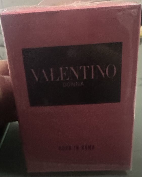 Perfume Valentino Donna born in roma