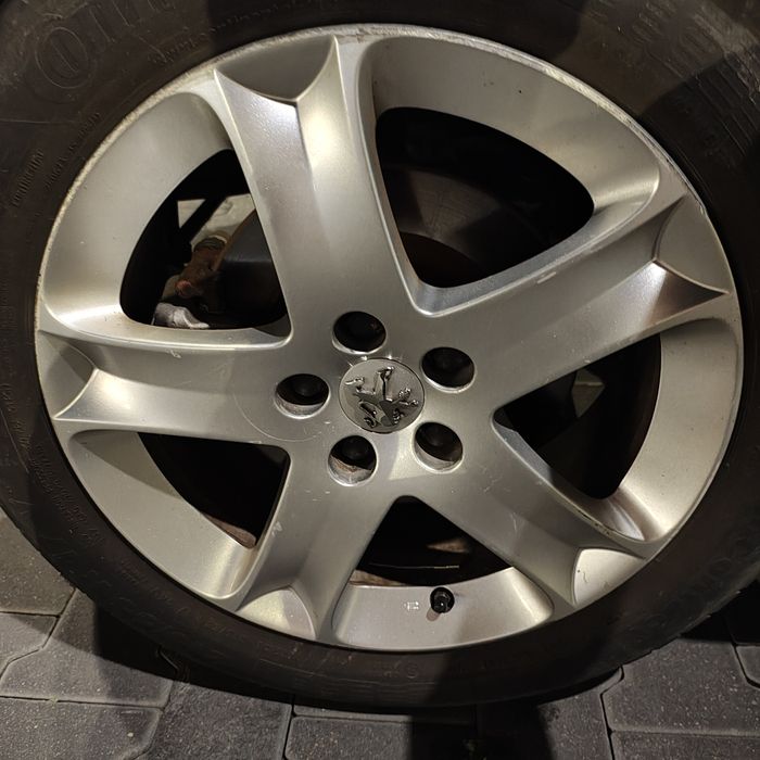 Felgi 17 cali z oponami 5x108 65.1