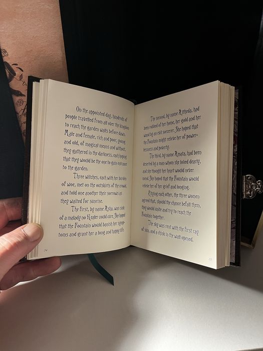 Sprzedam kolekcjonerska książkę  J.K. Rowling