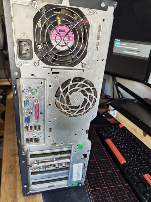 Retro PC HP Pentium 4 / 3GB RAM / DVD / Windows XP COA / karta TV