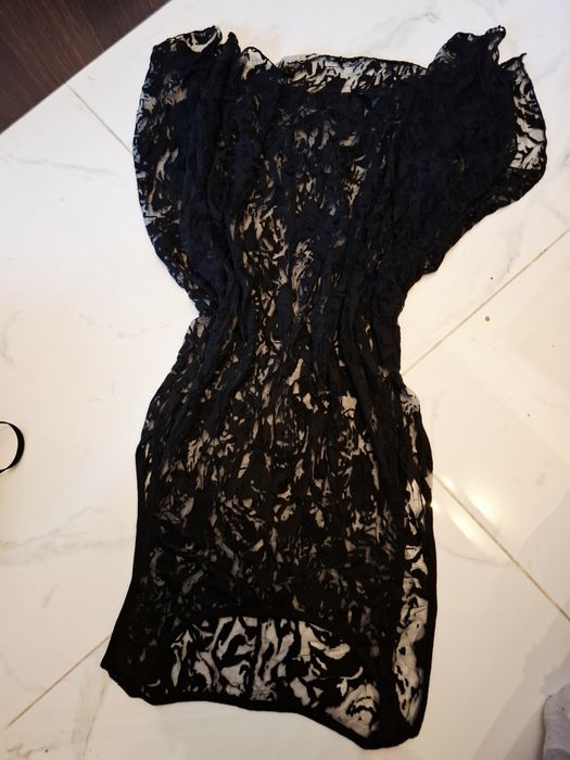 Gorset, bodystocking, pończochy, biustonosz, majtki itd.