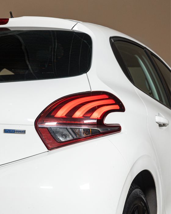 Peugeot 208 — fotografia 10