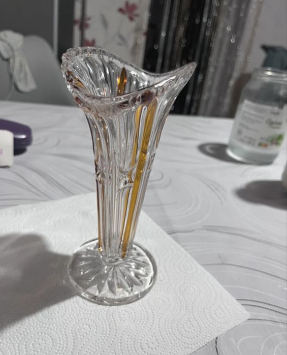 wazon Art Deco z bursztynowym szlifem