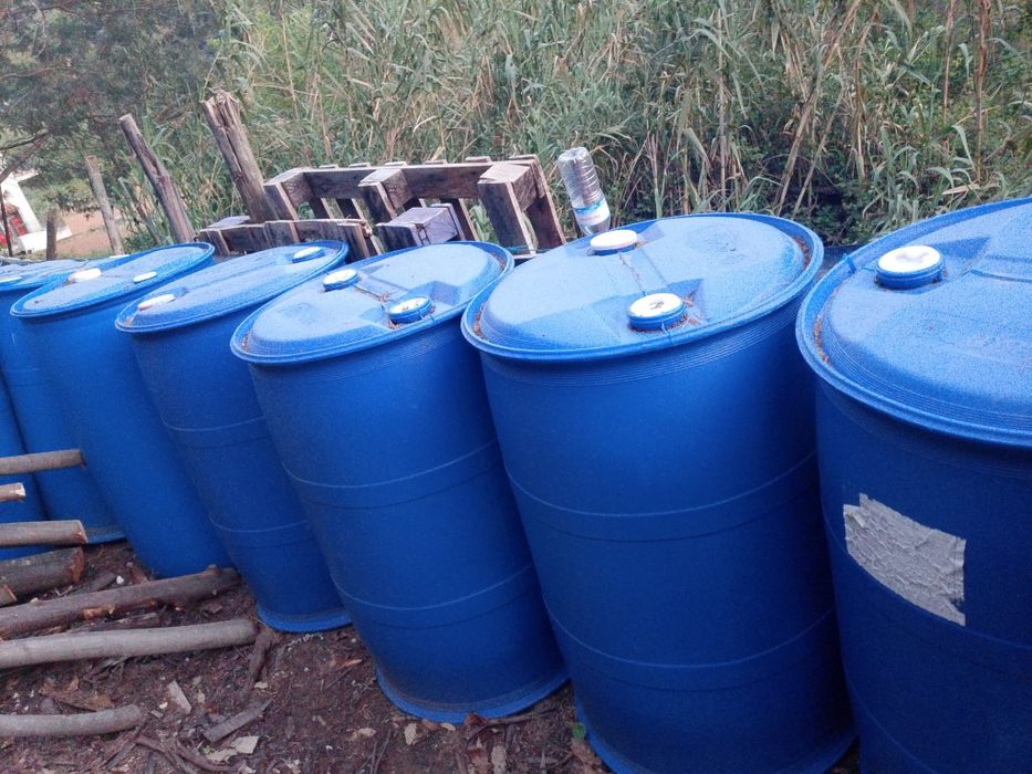 Vendo barricas de 220L