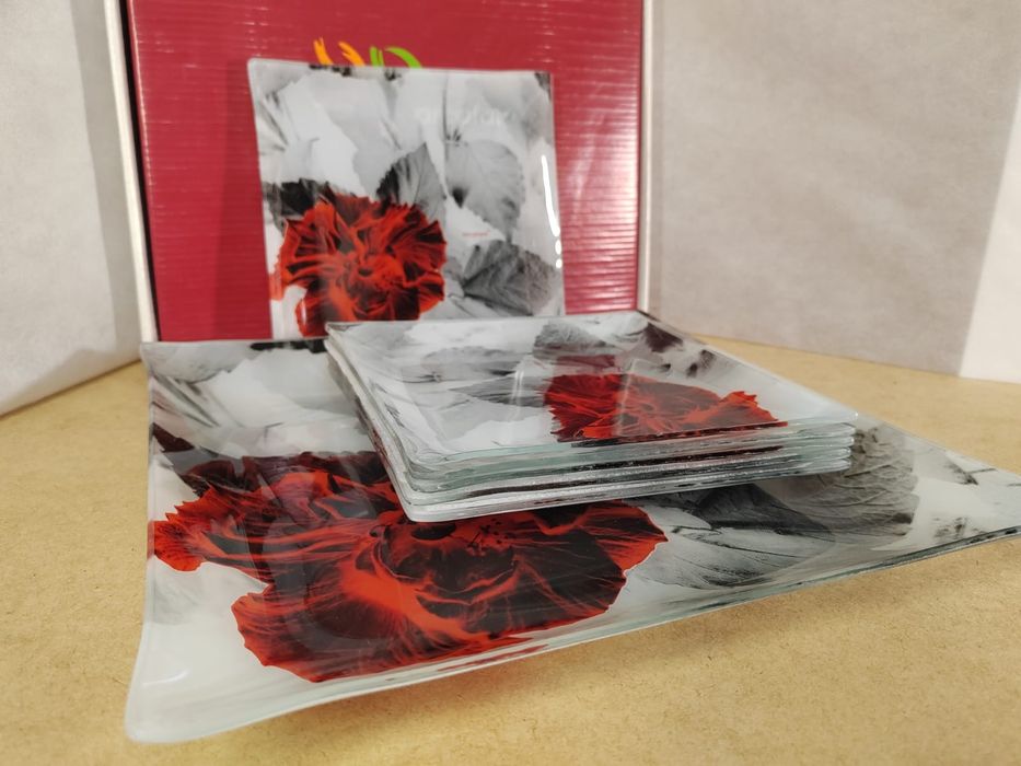 Десертний набір тарілок Arcofam "Червона Квітка" (7 предметів)