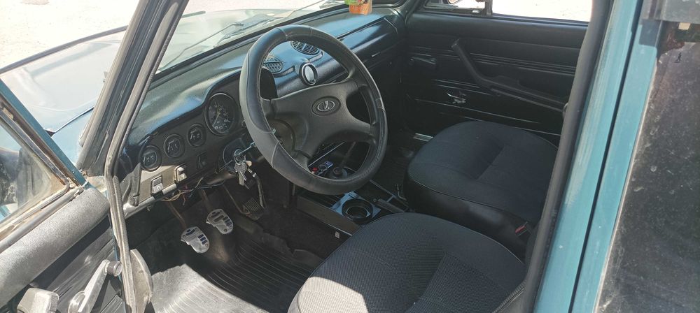 Автомобіль ВАЗ 2106