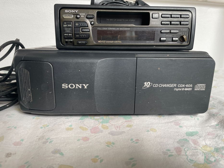 Auto Rádio + Caixa de CD Sony