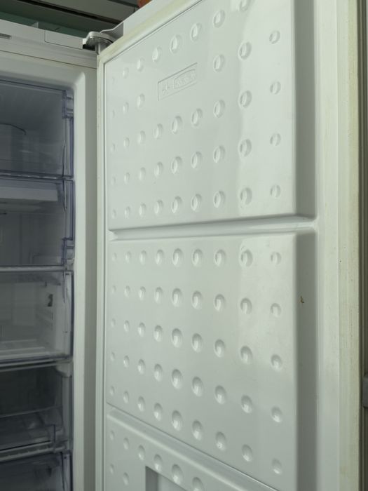 Морозильна камера Beko