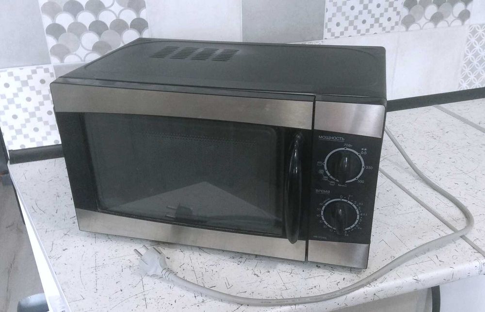 Микроволновка LG с грилем Отличное рабочее состояние