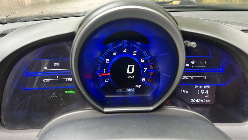 Продам Honda CR-Z 1.5 бензин/гидрид 2010 механика