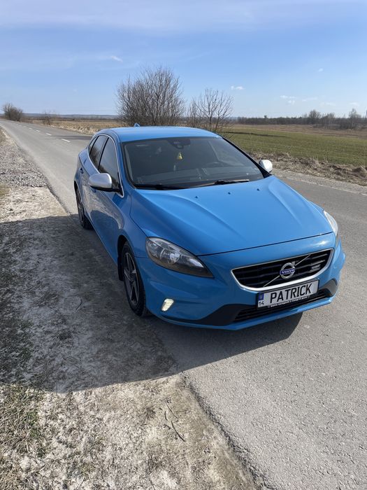 Продам Volvo v40 2014 рік