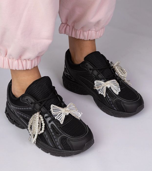 Czarne sneakersy z odpinanymi ozdobami Lekrus