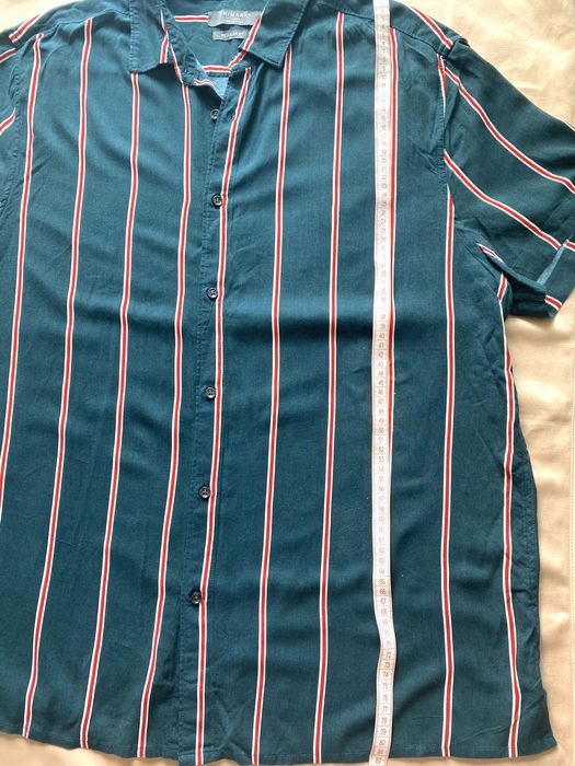 Дуже стильна чаловіча теніска