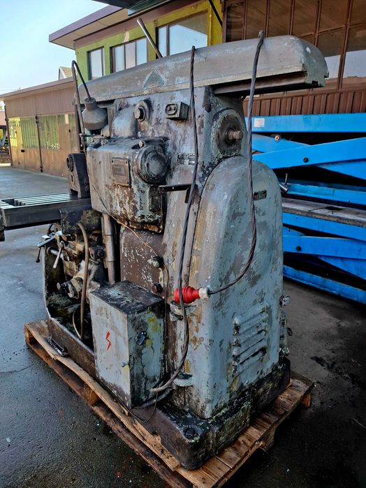 Solidna Polska Frezarka Mechanicy Pruszków – Sprawna!