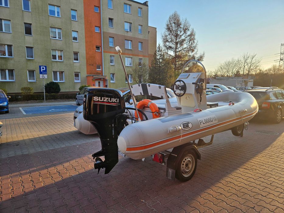Łódź motorowa typu RIB