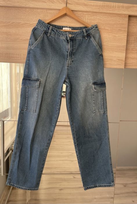 Spodnie cargo z wysokim stanem