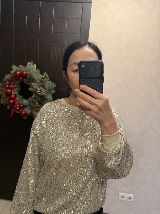 Кофта с паетками