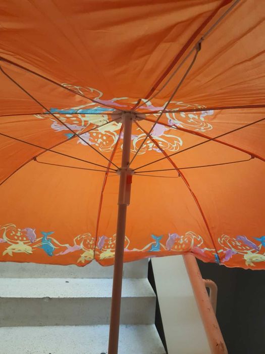 Guarda sol de praia.