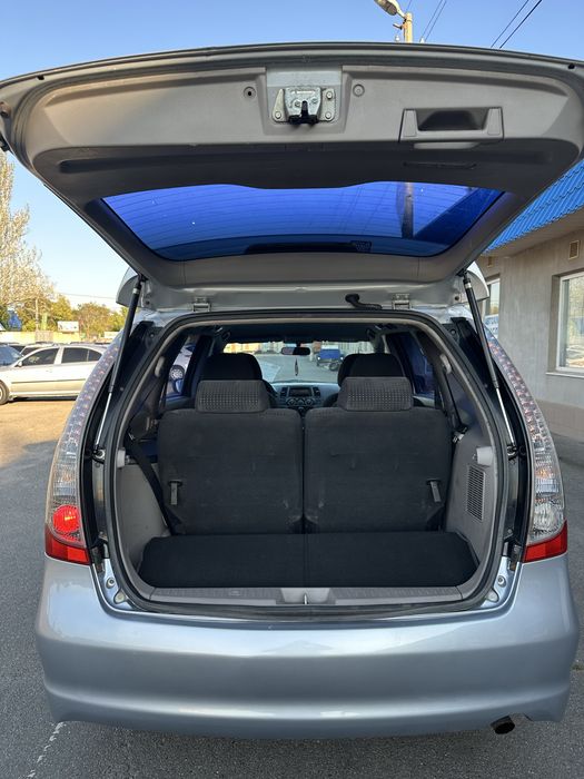 Mitsubishi Grandis 2005 рік Автомат