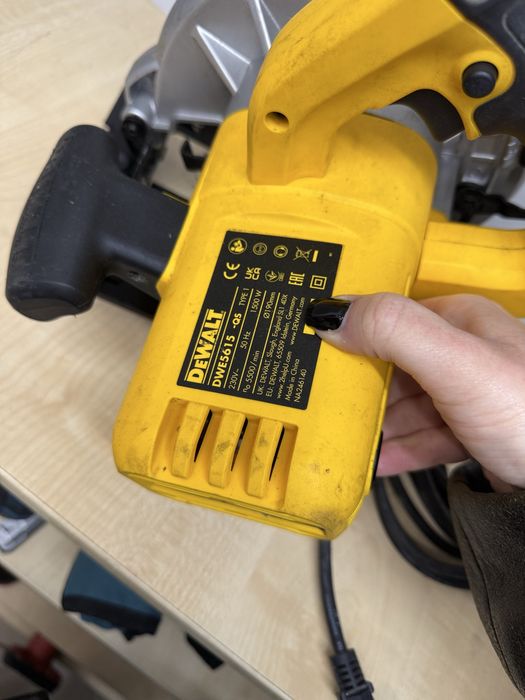 Dewalt DWE5615 piła tarczowa zaglebiarka  na kabel uzywana sprawna