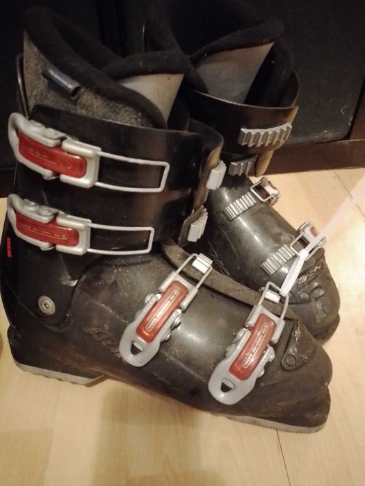 Kije narciarskie narty buty