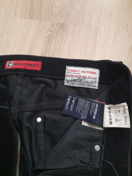 Виливетовые джинсы фирмы  TOMMY HILFIGER