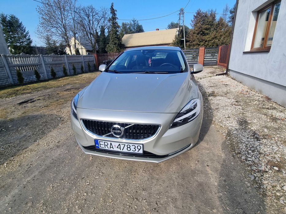 Volvo v40 2017r FULL LED disel 2.0 AUTOMAT