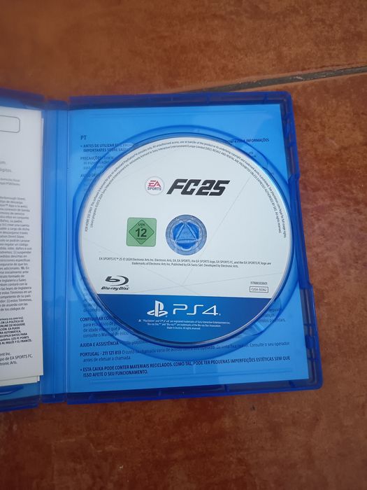Ps4 Slim com 1000gb com comando + acessorios + jogo fc25