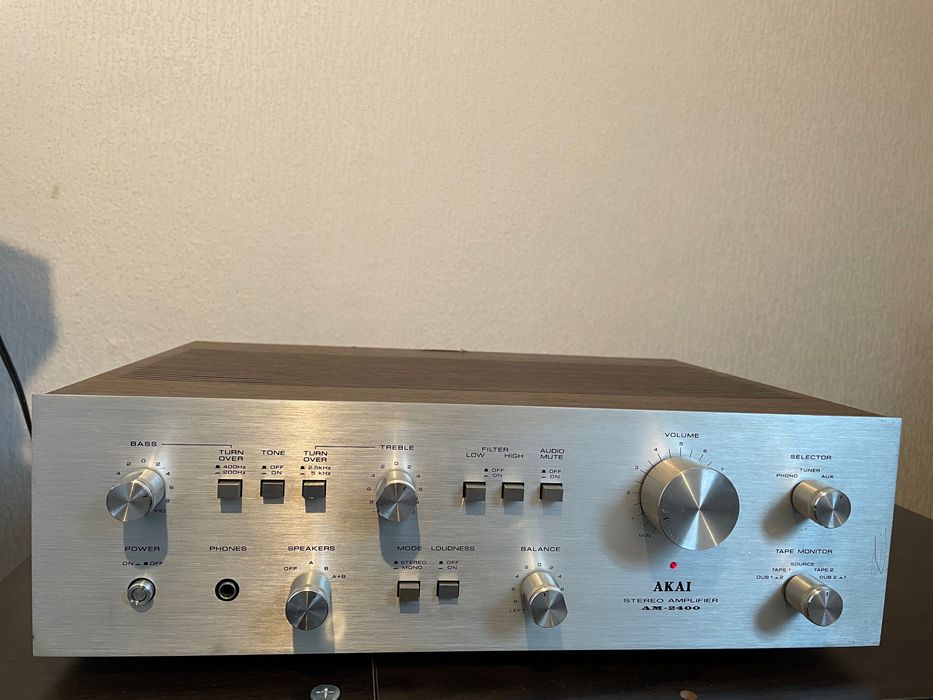 Wzmacniacz AKAI AM-2400