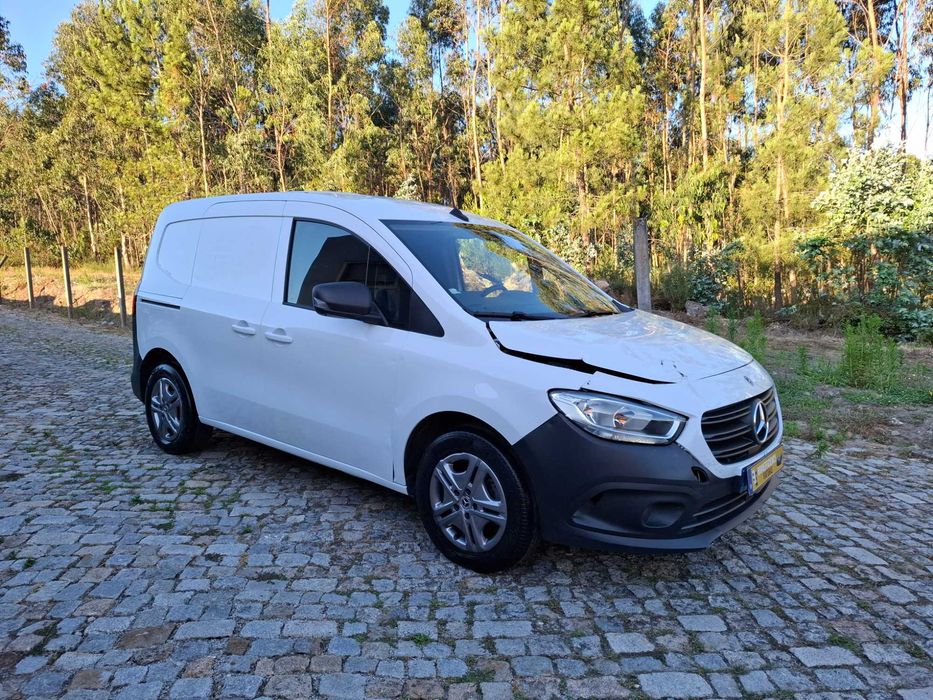 Mercedes-Benz Citan 110 CDi/27 3 LUGARES APENAS 40 MIL KMS NACIONAL DE 2023/12 ( COM IVA DEDUTIVEL INCLUIDO)