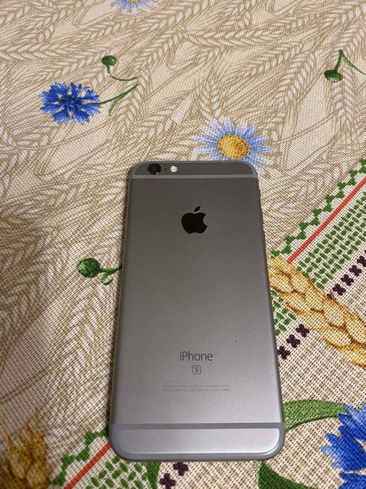 Продаю айфон 6s.