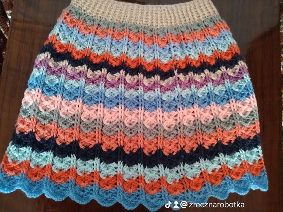 Spódniczka na szydełku dla 4-6latki