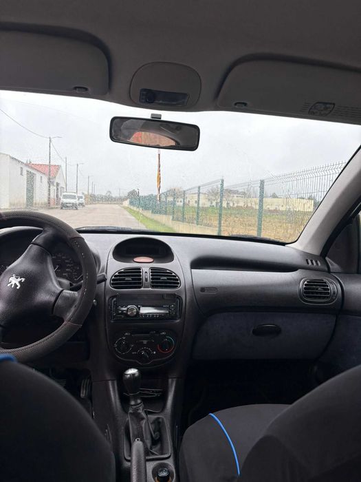 Peugeot 206 1.1 Gasolina - Inspeção válida até 2027