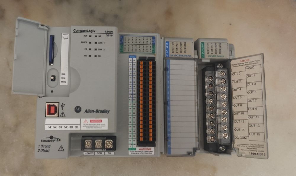 PLC RS compact Logix L24