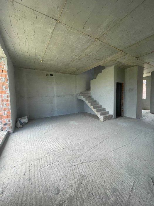 Продаж котеджу спарка с. Підрясне